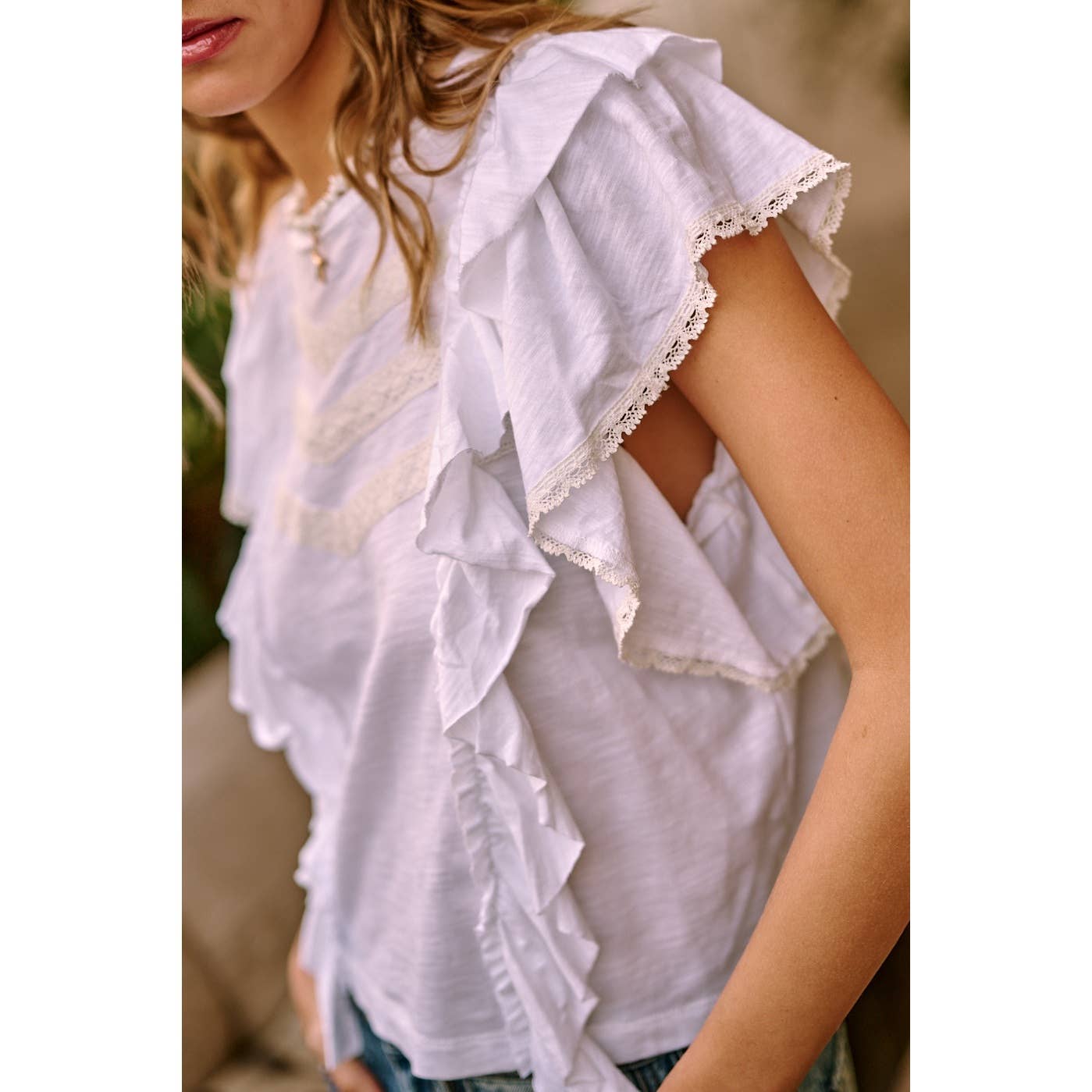 LACE AND RUFFLE ROUND NECK SHORT SLEEVE TOP