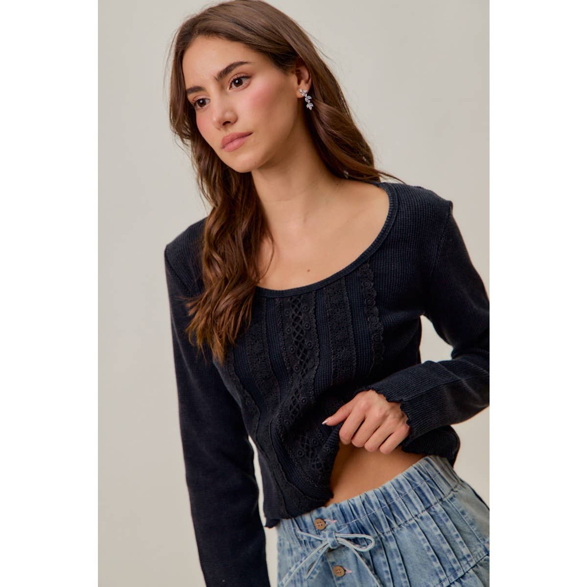VINTAGE WASHED LACE CROP THERMAL WASHED KNIT TOP
