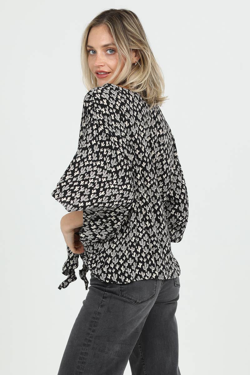 N2Q81-W980 CACTUS PRINT V NECK KIMONO SLEEVE BLOUSE WITH TIE