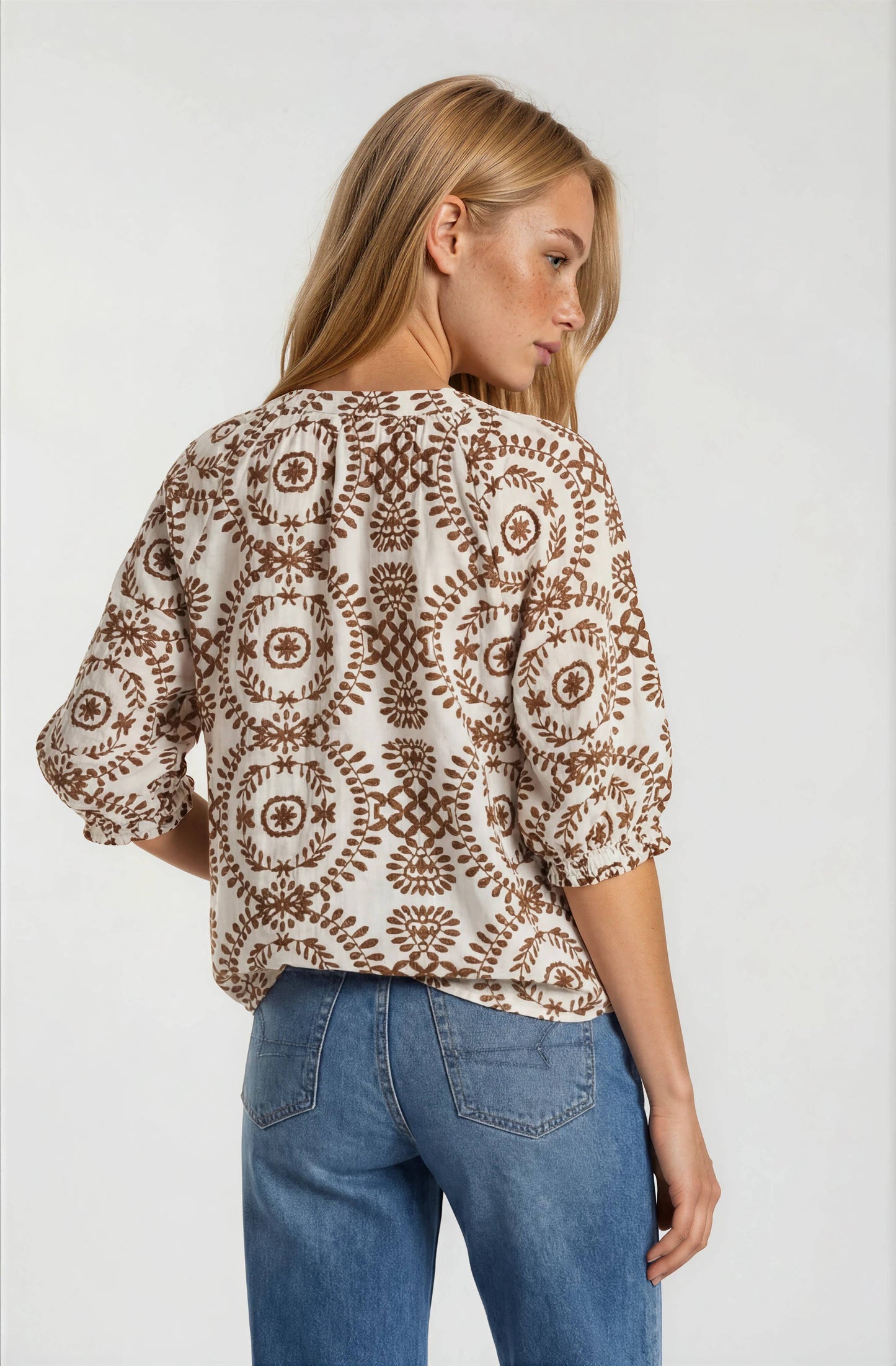 SHORT SLEEVE PRINTED BLOUSE-BROWN MULTI
