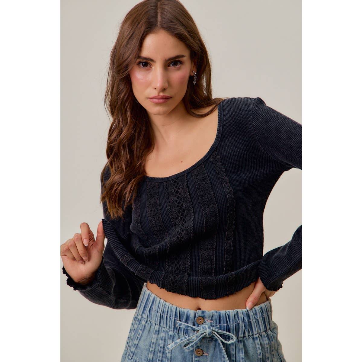 VINTAGE WASHED LACE CROP THERMAL WASHED KNIT TOP