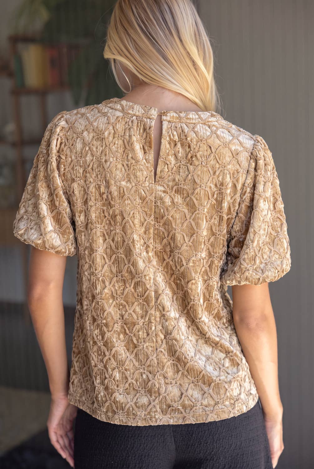 37096 Trellis Trimmed Crushed Velvet Bubble Sleeve Top
