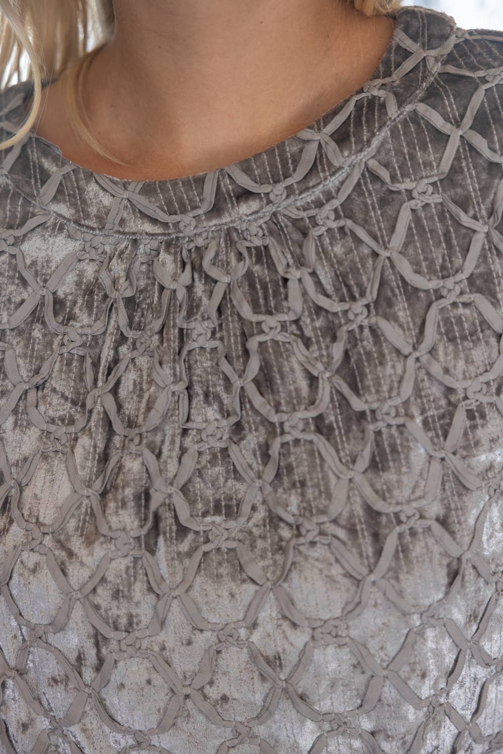 37096 Trellis Trimmed Crushed Velvet Bubble Sleeve Top