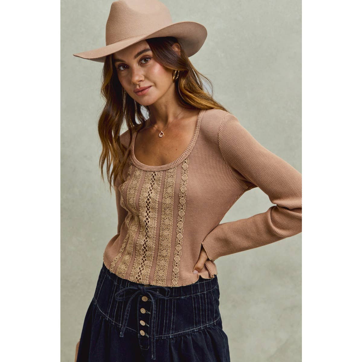VINTAGE WASHED LACE CROP THERMAL WASHED KNIT TOP