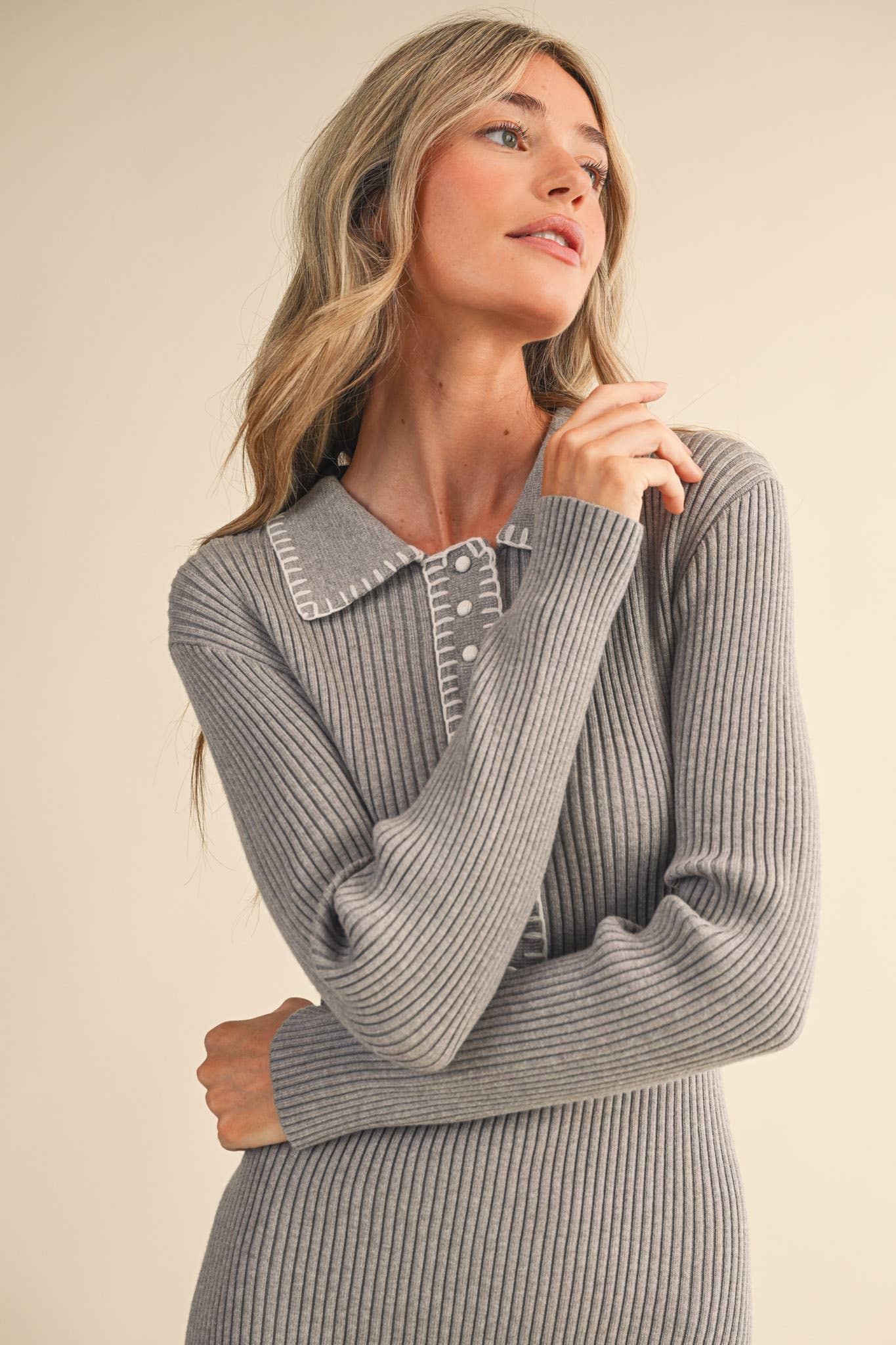 RIBBED SWEATER MIDI DRESS WITH CONTRAST STITCH MSW11232